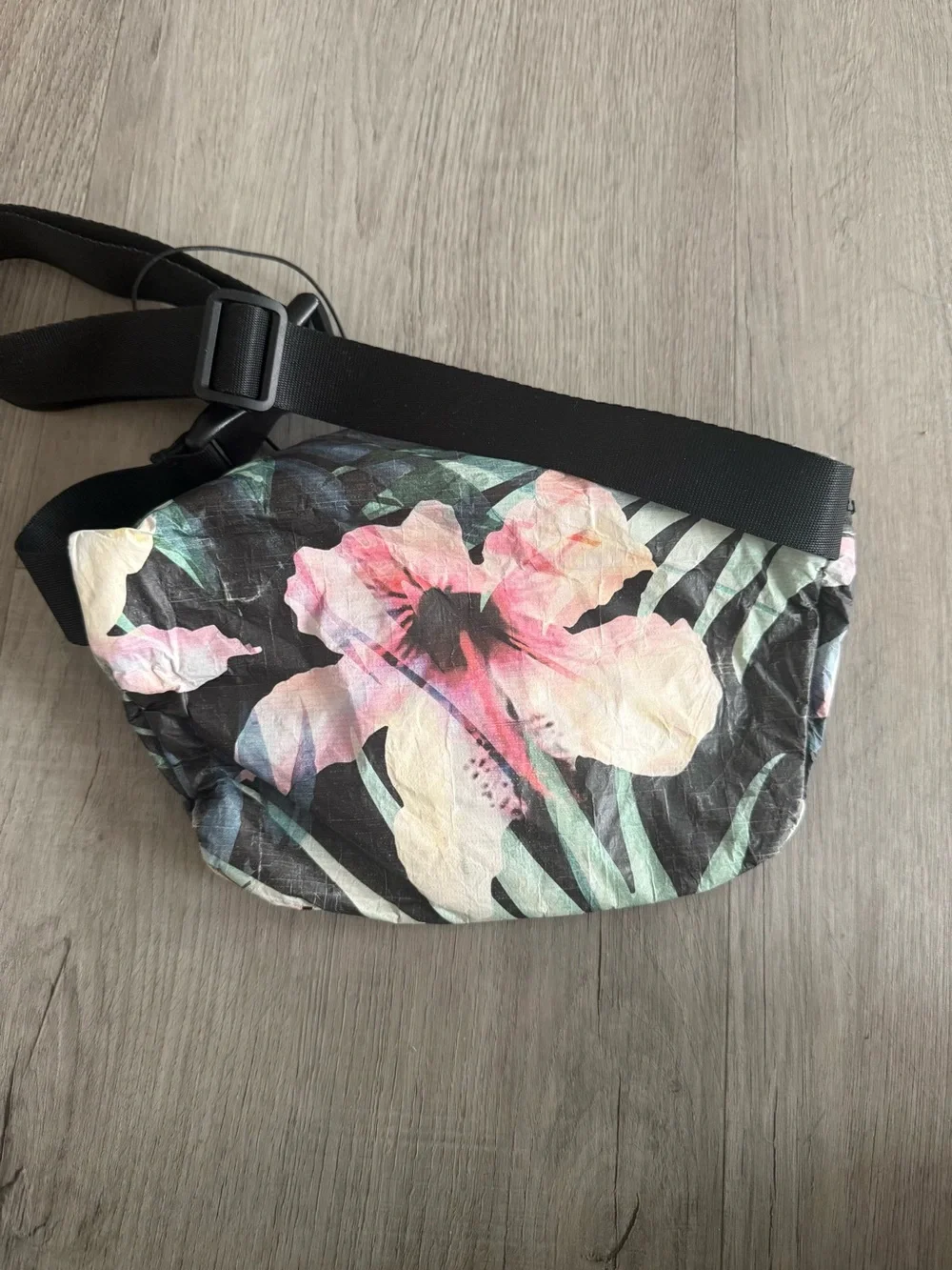❤️ ALOHA Collection Black Floral Crossbody Hip Pack Belt Bag